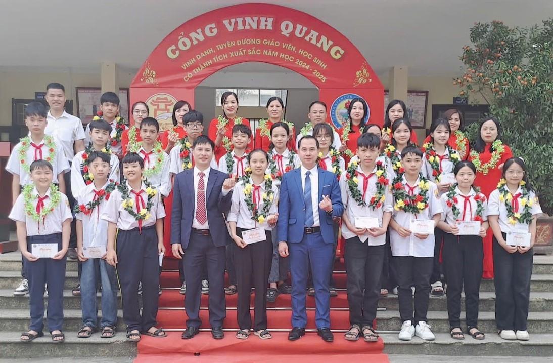 /vinh-danh-thay-co-giao-va-hoc-sinh-dat-ket-qua-xuat-sac-trong-ky-thi-olympic